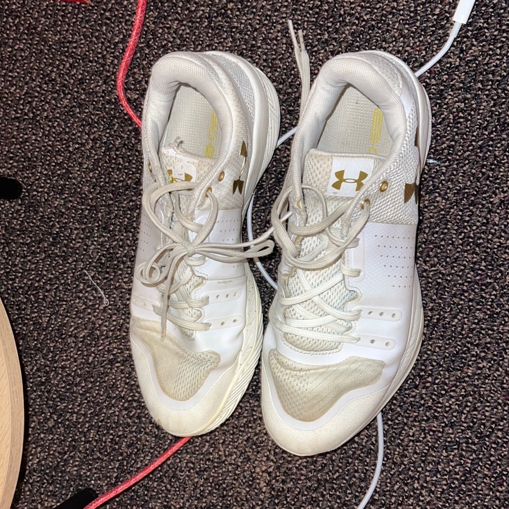 Volleyball shoes